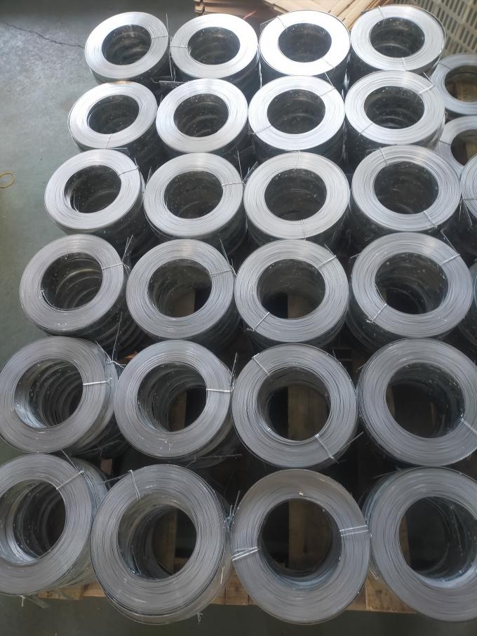 معلقة الحبل المصنوعة من الحديد مع لوحة مسامير مثقوبة ربطة حزام ربطة عنق للاستخدام في العصابة 0